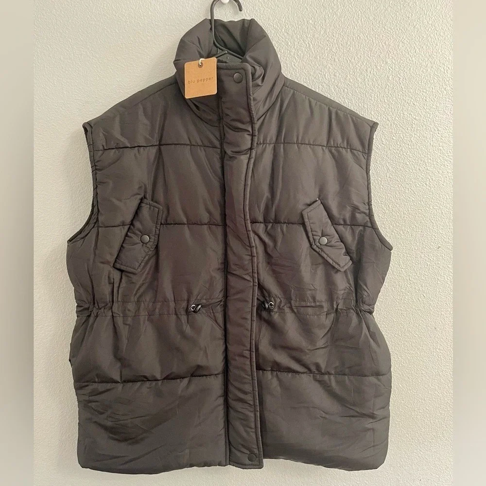Blu Pepper Puffer Vest Black Size Medium New with Tags - Picture 1 of 9